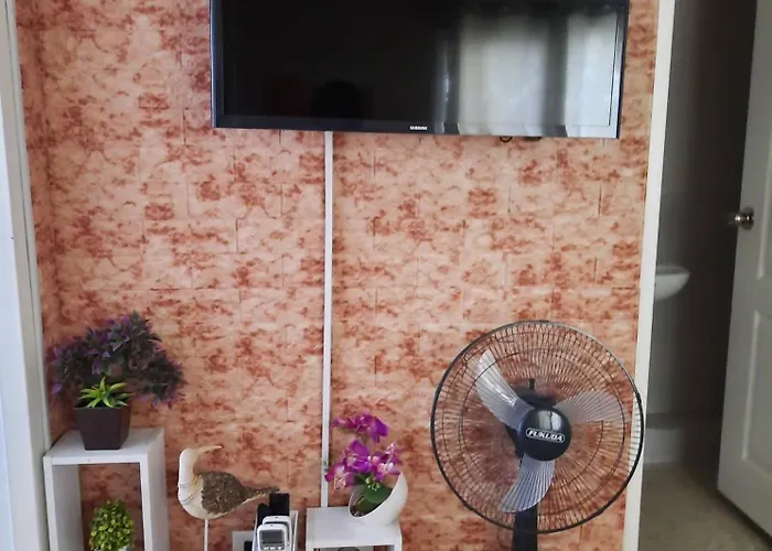 アパートホテル Aunt & Niece Condotel 2 Bedroom セブ市